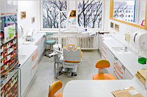 Behandlungszimmer Kieferorthopädie