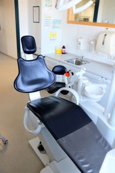 Behandlungseinheit: Zahnarztstuhl