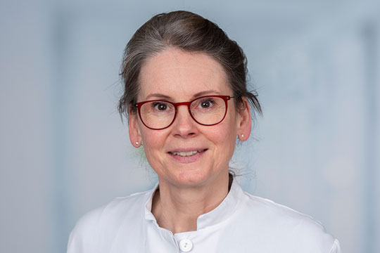 Dr. Claudia Leutner
