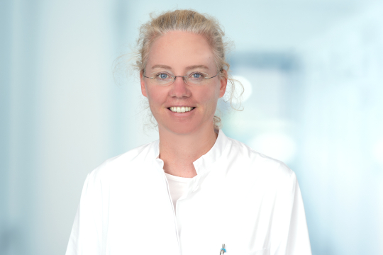 Dr. med. Annekristin Hausen, Fachärztin für Innere Medizin und Gastroenterologie, Intensivmedizin, Ernährungsmedizin