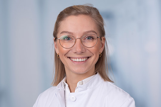 Y Aug P 8868 Deubel Carolin 2023 11 14 03web Y Aug P 8868 Deubel Carolin 2023 11 14 03web