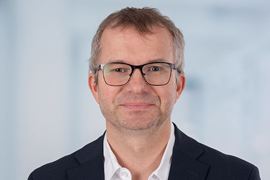 Dr. Andre Gützloe Dr. Andre Gützloe