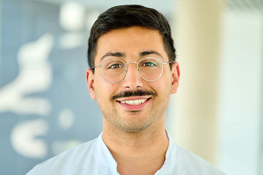 Herr Dr. P. Falahat