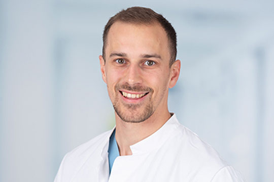 Herr Dr. A. Lucas