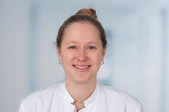 Frau Dr. L. Waldvogel