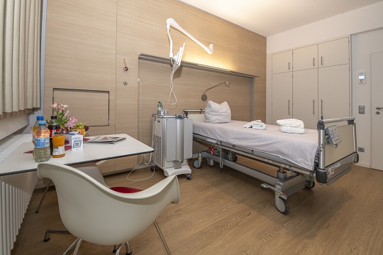Patientenzimmer Station V – Ansicht 1