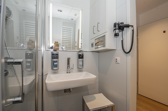 Patientenzimmer Station V – Ansicht 3