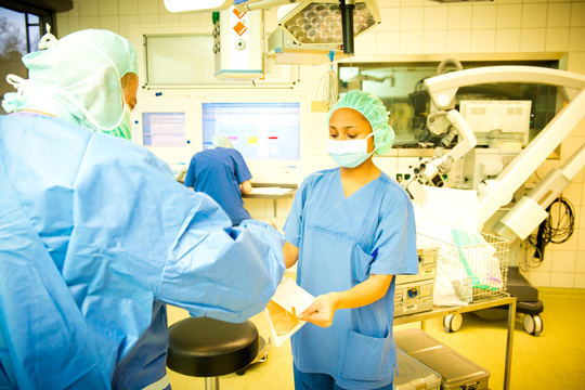 Auszubildende OTA in OP-Saal Auszubildende OTA in OP-Saal